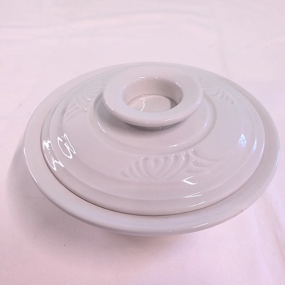 Kira Fournier Apple Baker Vintage 1984 White Ceramic Embossed Lid Kira Designs